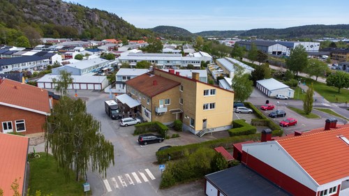 Butik-och bostadsfastighet såld i Partille